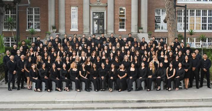 Titanes CUT celebran su graduación con orgullo y compromiso social