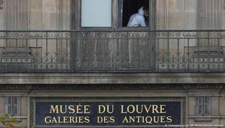 Joyas robadas en Museo de Louvre alcanzan unos 88 millones de euros, pero los ladrones "no ganarán" esa suma