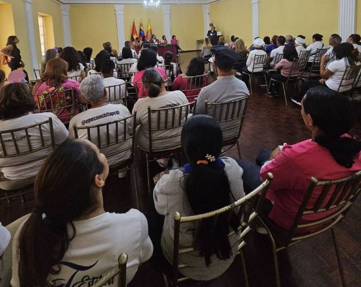 Foro de prevención del cáncer de mama se realizó en el Teatro Municipal
