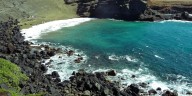Las únicas cuatro playas de arena verde en el mundo: dónde están y por qué se forman