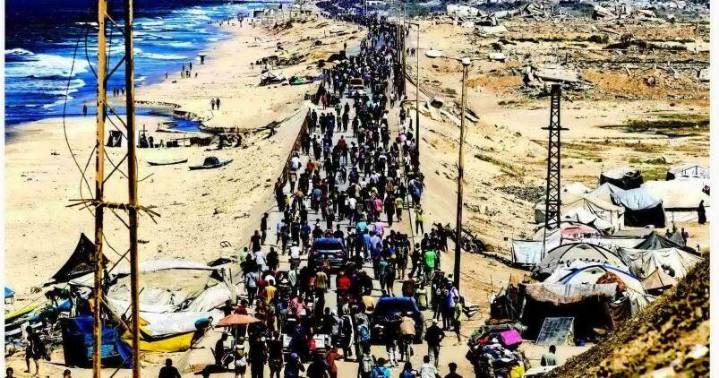 Thousands return to Gaza City ruins as ceasefire starts