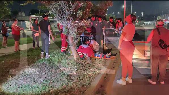 CONDUCTORA LA ATROPELLÓ Y LE PASÓ POR ENCIMA