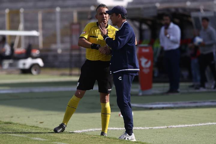 “Yo no estoy atornillado acá y quiero que quede claro, porque después a los entrenadores se nos trata de mercenarios”