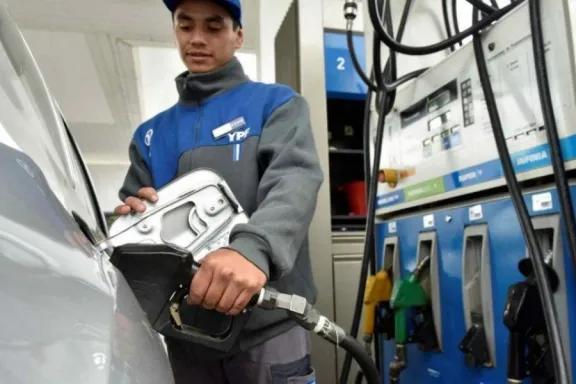 YPF permitirá pagar combustible en dólares desde su app