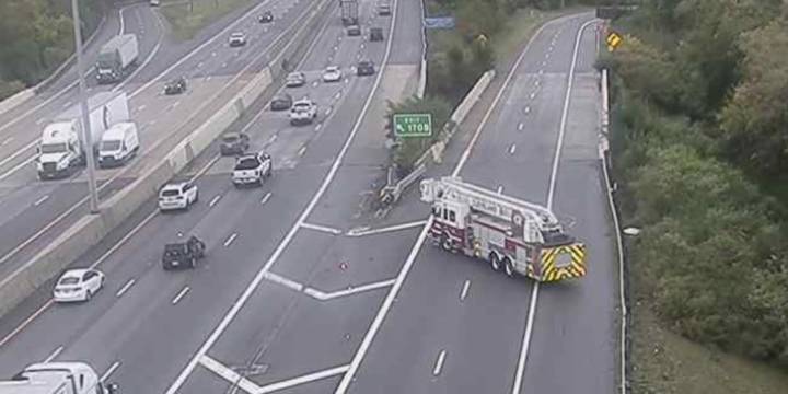 Crash shuts down I-90 westbound in Cleveland