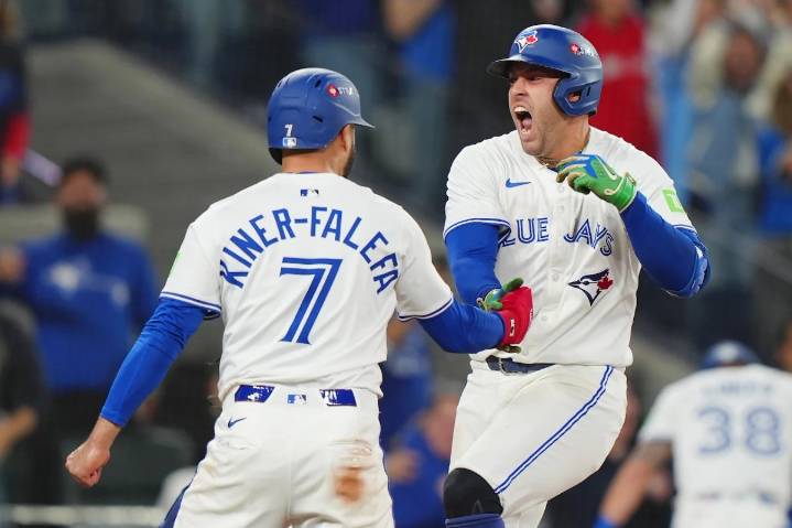Voltereta de locura pone a Toronto en la Serie Mundial
