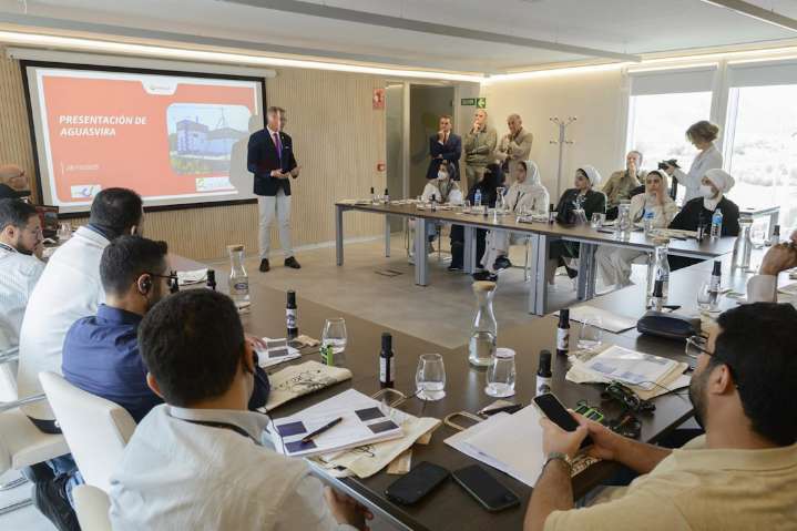 Altos directivos saudíes visitan la Estación de Tratamiento de Agua de El Chaparral (Albolote)