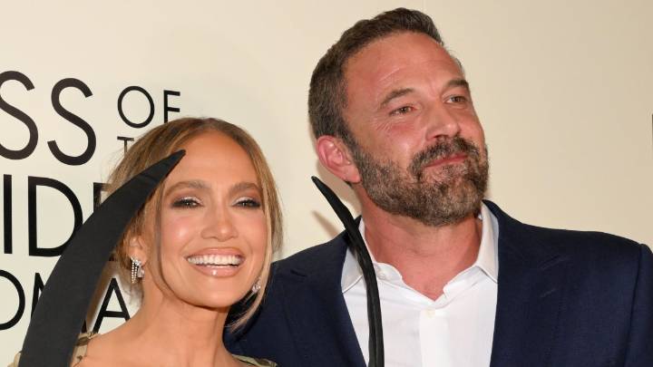 See Jennifer Lopez and Ben Affleck reunite on red carpet after divorce