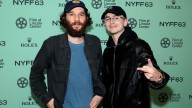 Timothée Chalamet le dice adiós a sus chinos y se rapa la cabeza