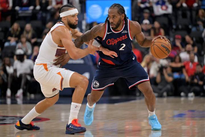 Clippers bounce back in home opener by running and adjusting lineups around stars