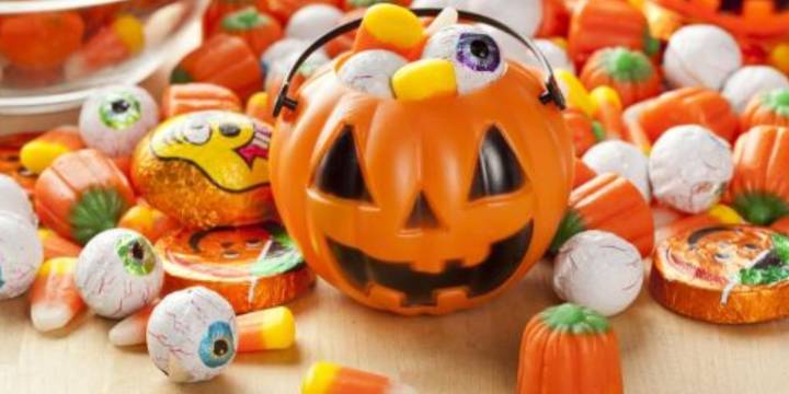 Essalud advierte aumento de emergencias infantiles por Halloween: cuidado con dulces adulterados