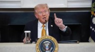 Aumenta TaxTrump 10% a Canadá por manipular video de Ronald Reagan