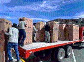 Donan 110 refrigeradores a familias afectadas por lluvias en la Huasteca potosina