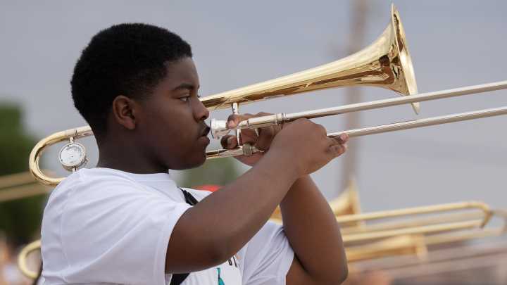 Fort Bliss kids find rhythm, unity in El Paso high school marching bands