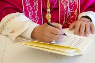 La primera exhortación de León XIV que aborda el legado social de Francisco