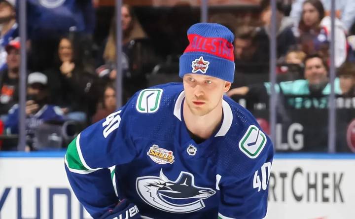 NHL News: Elias Pettersson’s Canucks reportedly eyeing 2-time Stanley Cup champion in need for fresh start