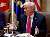 Donald Trump dice que Nicolás Maduro ofreció "de todo" para evitar una escalada