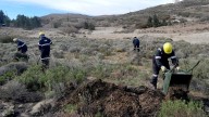 YPF sanea área contaminada por derrame de hidrocarburos