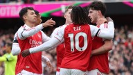 Arsenal 2-0 West Ham: Gunners cruise to top of the table