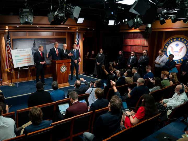 Entra en vigor el cierre de gobierno en EEUU ante la falta de acuerdo entre republicanos y demócratas para ampliar los presupuestos