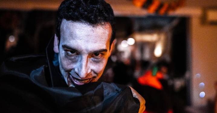 Warning that common Halloween costume can cause permanent damage