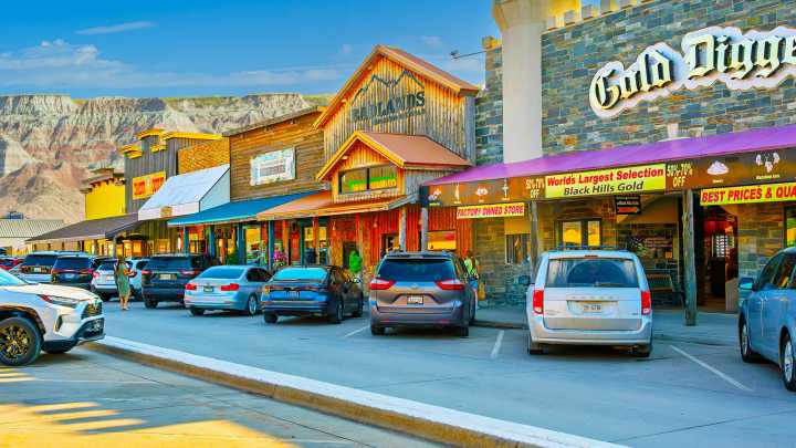 South Dakota's Most Charming Small Town Has A Top National Park On Its Doorstep
