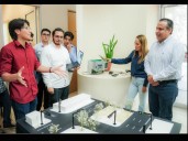 Reconoce Toño Astiazarán talento juvenil creador del proyecto de semáforo inteligente
