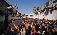 Palestinos reciben con ovación a expresioneros