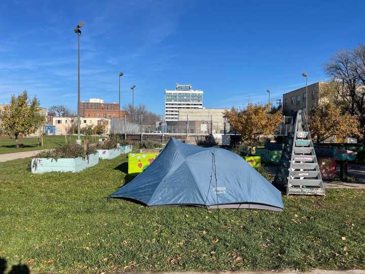 New to Winnipeg, longtime homeless man calls for tent city