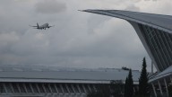 La borrasca 'Benjamín' provoca desvíos y complicaciones en el aeropuerto de Bilbao por viento de más de 90 km/h