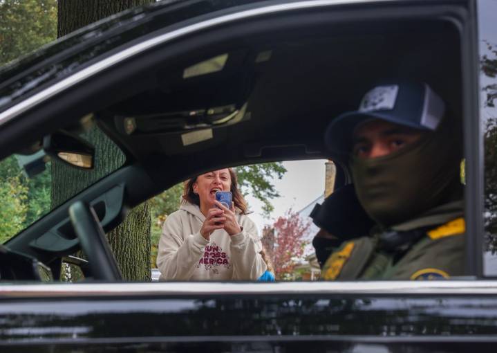 Neighbors interrupt federal immigration manhunt in Mount Prospect