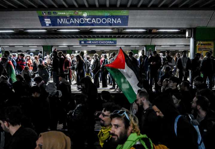 Deporta Israel a primeros detenidos en la flotilla para Gaza; 4 ciudadanos italianos
