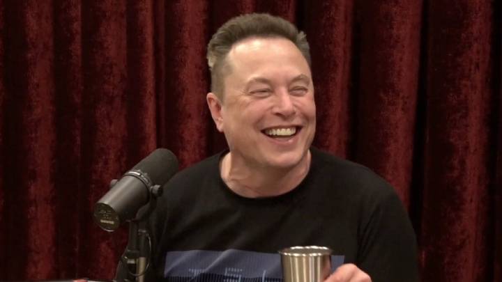 Elon Musk Tells Joe Rogan That He Will Demo a Flying Car by End of Year