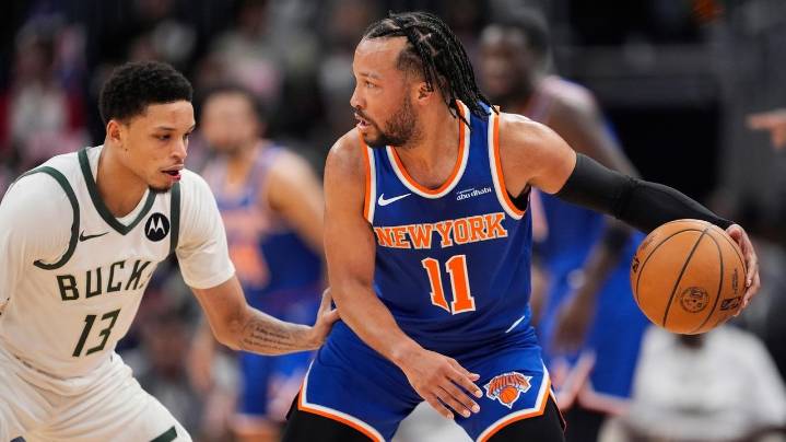Knicks fall to Bucks as Brunson loses shooting duel with Giannis Antetokounmpo