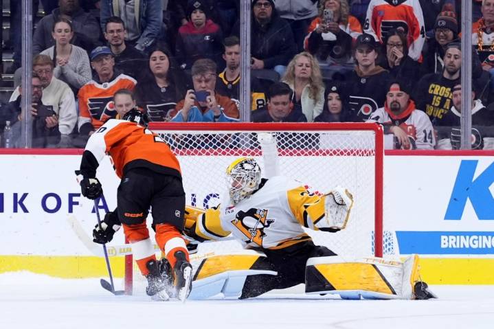 Travis Konecny’s 200th goal helps Flyers down Penguins in shootout