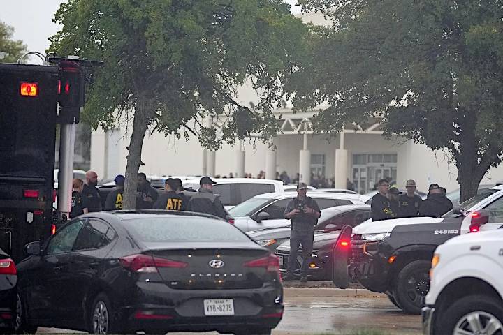 Muere mexicano herido en ataque a  oficinas del ICE en Dallas