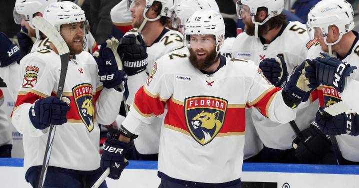 Florida Panthers extend Jonah Gadjovich's contract on his birthday, securing him through 2027
