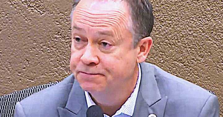 Audits raise red flags on city contracts
