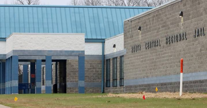 WV jails renting beds to ICE to hold immigrant detainees, making state at least $330K
