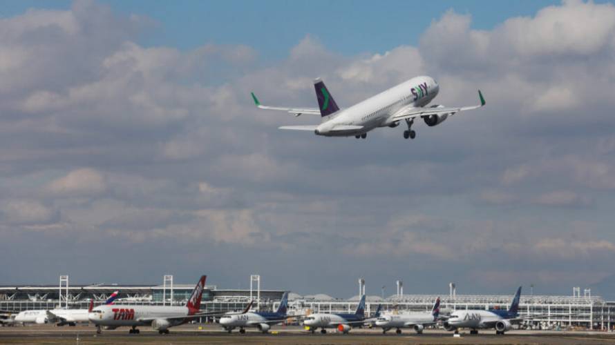 Gobierno de Trump revoca la aprobación de 13 rutas de aerolíneas mexicanas a EU