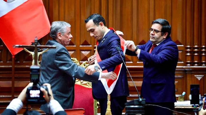 José Jerí jura como presidente de la República tras la vacancia de Dina Boluarte