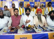 Dozens of Families Leave Congress To Join AAP in Tarn Taran; Extend Support To AAP Candidate Harmeet Singh Sandhu