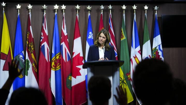Alberta Premier Smith says Ottawa is dodging responsibility for pipeline decision