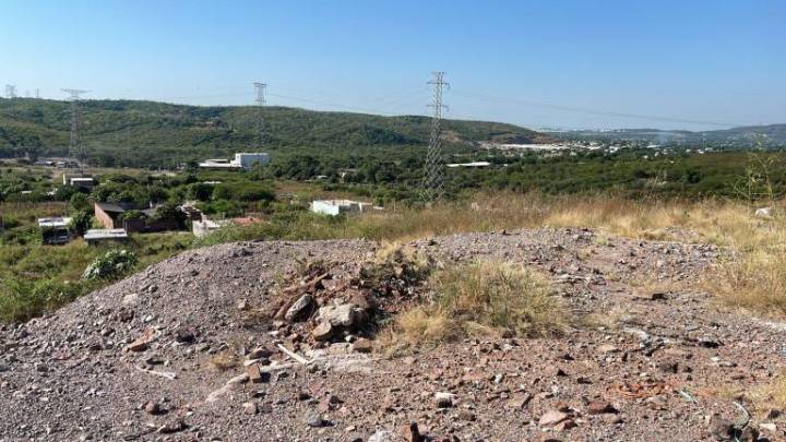 Localizan a hombre sin vida con huellas de violencia en la colonia Bicentenario, en Culiacán