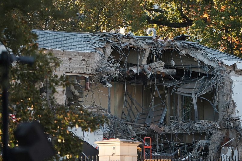 Trump begins demolition to prepare for White House ballroom