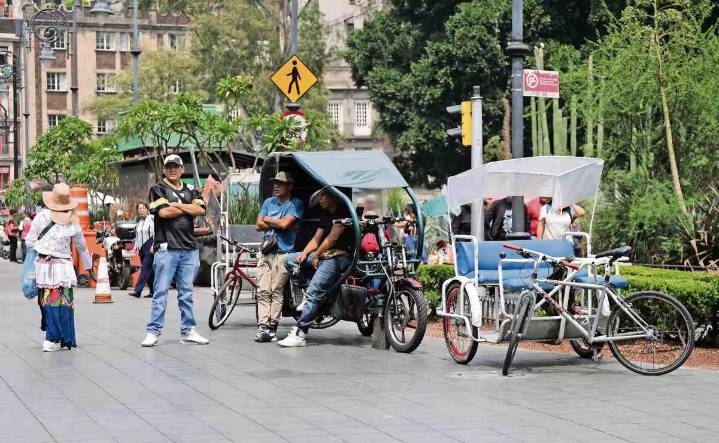 Ciclotaxis sin control; incumplen reglamento en el Centro Histórico de la CDMX