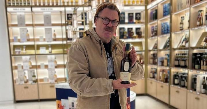 Hollywood actor spotted in Edinburgh as he enjoys visit to popular tourist attraction
