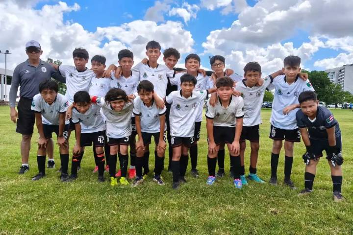 Más de mil jugadores participan en la Liga del Instituto Patria de Mérida