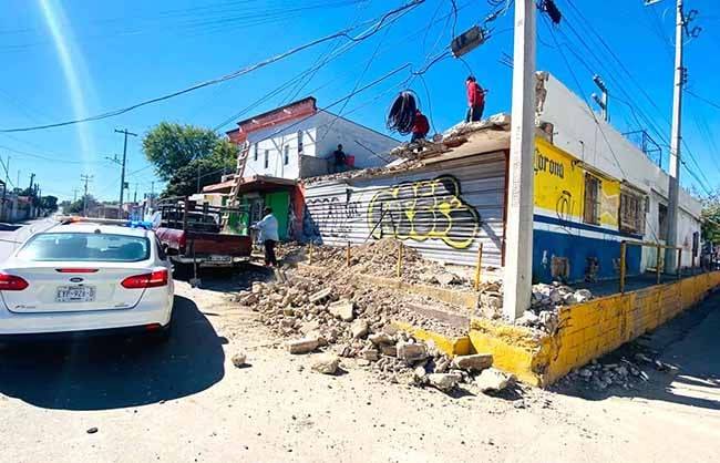 Frenan demolición de una vivienda